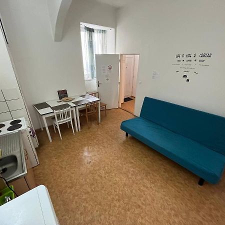 Near Main Railway And Bus Station Apartment Бърно Екстериор снимка