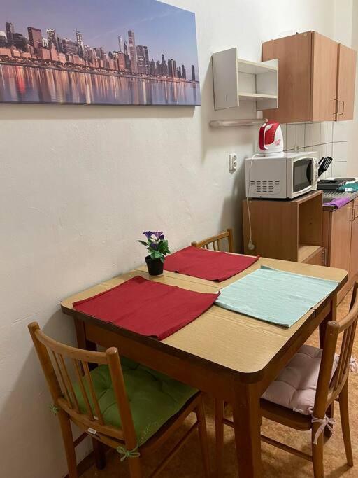 Near Main Railway And Bus Station Apartment Бърно Екстериор снимка