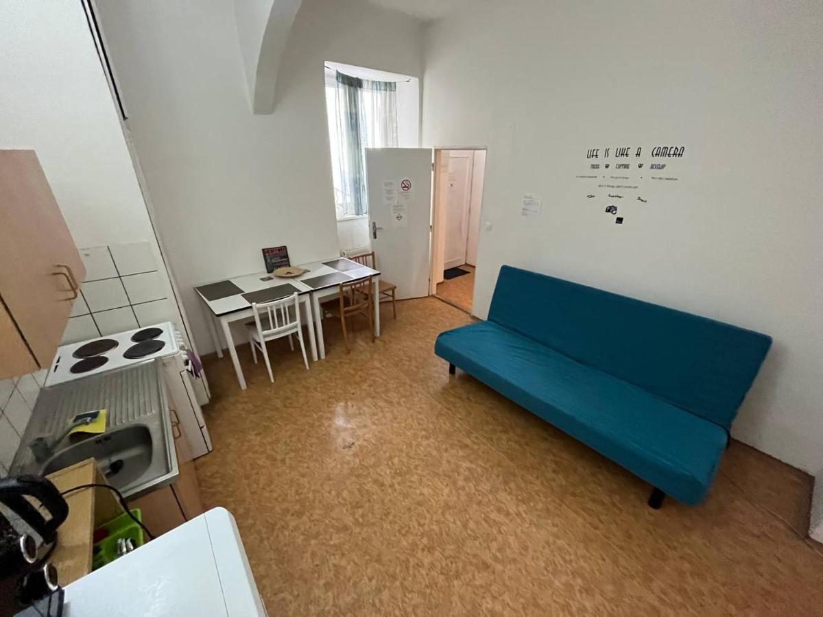 Near Main Railway And Bus Station Apartment Бърно Екстериор снимка