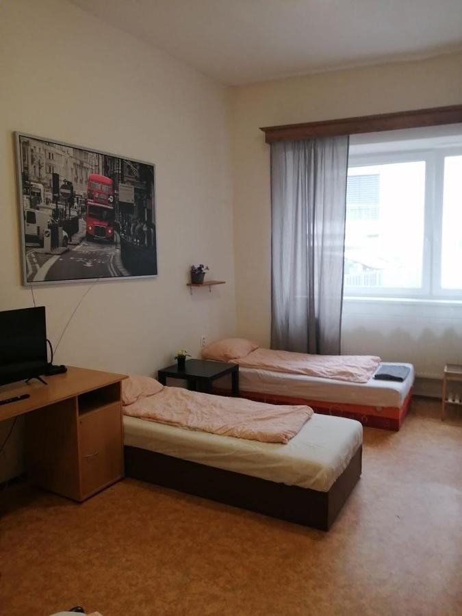 Near Main Railway And Bus Station Apartment Бърно Екстериор снимка