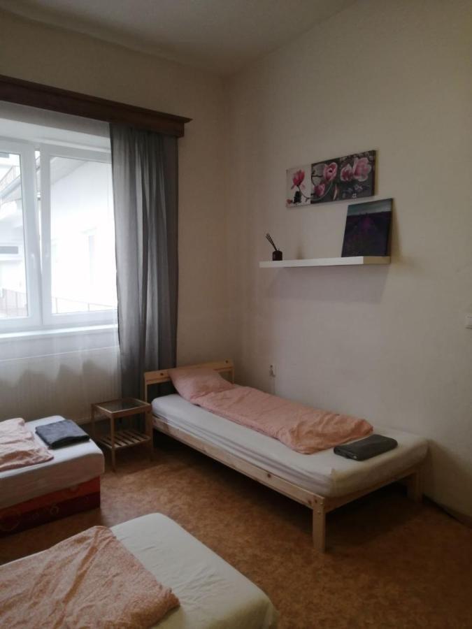 Near Main Railway And Bus Station Apartment Бърно Екстериор снимка